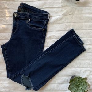 KUT Women’s Distressed Dark Blue Jeans Size 8